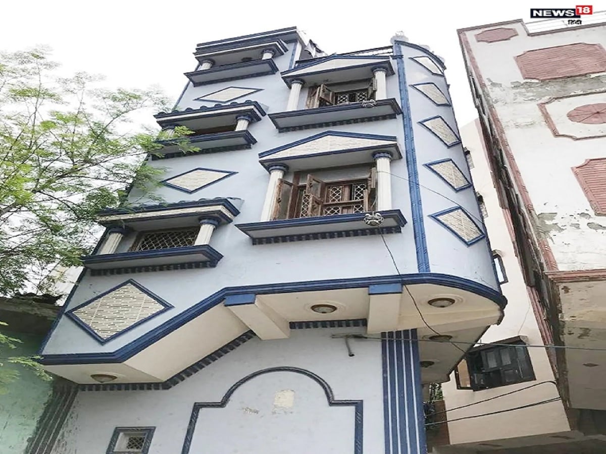 3 storey Building, House on 6 Yards land, 6 Yards House, House Building, House Design, House Planning, Triplex Home, 3-Storey Houses ideas, Three storey Modern house, 3 story house plans, building designs, 3 storey building house, six yard house in delhi, burari six yard house, owner name six yard house, Burj Khalifa and six yard building, delhi smallest house, india smallest house, delhi ncr smallest house, how many members stay in six yard house, delhi six yard house latest news, smallest house of delhi, delhi smallest house, iit delhi, iit on six yard house, iit engineer on six yard house, six yard house special story, bihar labourer, Burj Khalifa coast copare six yard land, 6 गज जमीन पर तीन मंजिला इमारत, सिक्य यार्ड हाउस इन दिल्ली, सिक्स यार्ड हाउस इन दिल्ली-एनसीआर, बुराड़ी में छह गज का मकान, मुंगेर, छह गज जमीन पर किसने ने बनाया तीन मंजिला इमारत, दिल्‍ली में छह गज का मकान, दिल्ली में 6 गज जमीन पर तीन मंजिला इमारत, छह गज जमीन पर कैसे बना मकान, छह गज का मकान किसने बनाया, कौन है वह शख्स जिसने 6 गज पर बनाया मकान, बिहार से क्या लिंक है छह गज जमीन बनाने वाले का, आईआईटी, इंजीनियर, आईआईटी इंजीनियर छह गज जमीन, बिहार के मुंगेर का राजमिस्त्री ने बनाया छह गज का मकान, छह गज मकान की कहानी, दिल्ली का अजूबा छह गज का मकान, दिल्ली का सबसे छोटा घर, बिल्‍डर, कला का नमूना, अजब गजब, दिल्ली का आठवां अजूबा, 6 गज का 3 मंजिला मकान, पांचवी फेल राजमिस्त्री, बिहारी मजदूर