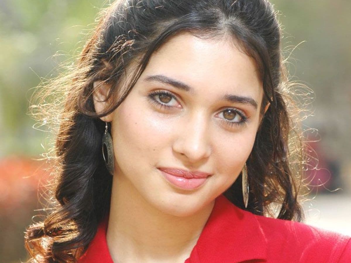 tamanna wallpapers in happy days