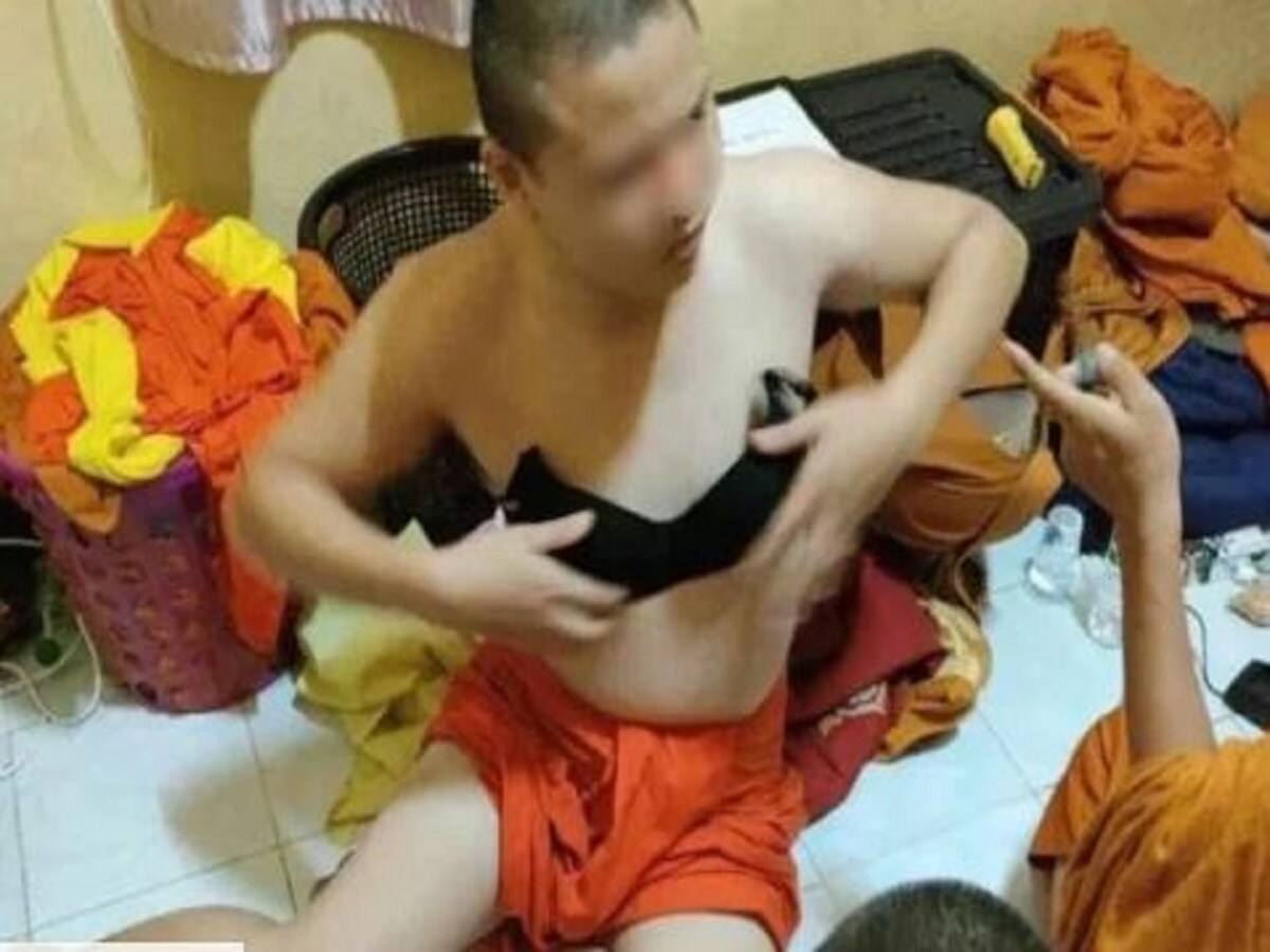 दिन में साधू बन करता था भक्ति का ढोंग, रात होते ही बनाता था डर्टी फिल्म 2 thai monk