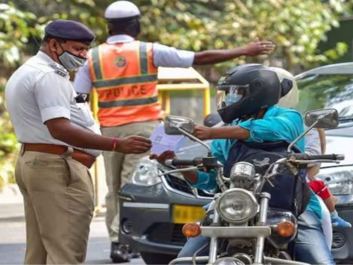 एक बाइक के लिए दो लाख का चालान, 2 लाख रुपये का चालान परिवहन, एक बाइक के लिए 2 लाख रुपये, दिल्ली मेरठ एक्सप्रेसवे, गाजियाबाद ट्रैफिक पुलिस, 70000 रुपये की बाइक, ऑनलाइन चालान चेक, ऑनलाइन ट्रैफिक चालान स्टेटस, ई चालान परिवहन, गाजियाबाद समाचार, एनएचएआई, सड़क परिवहन मंत्रालय, दिल्ली मेरठ एक्सप्रेस वे, दिल्ली मेरठ एक्सप्रेस वे, एक बाइक का 200000 रुपये का चालान, गाजियाबाद ट्रैफिक डीसीपी रमानाद कुशवाह, दो लाख रुपये का कटोरा, 70 हजार रुपये की बाइक का 2 लाख रुपये का कटोरा, दिल्ली मेरठ एक्सप्रेस वे का टोल शुल्क , दिल्ली रेलवे एक्सप्रेस वे ऑटोमोबाइल की राशि क्या है