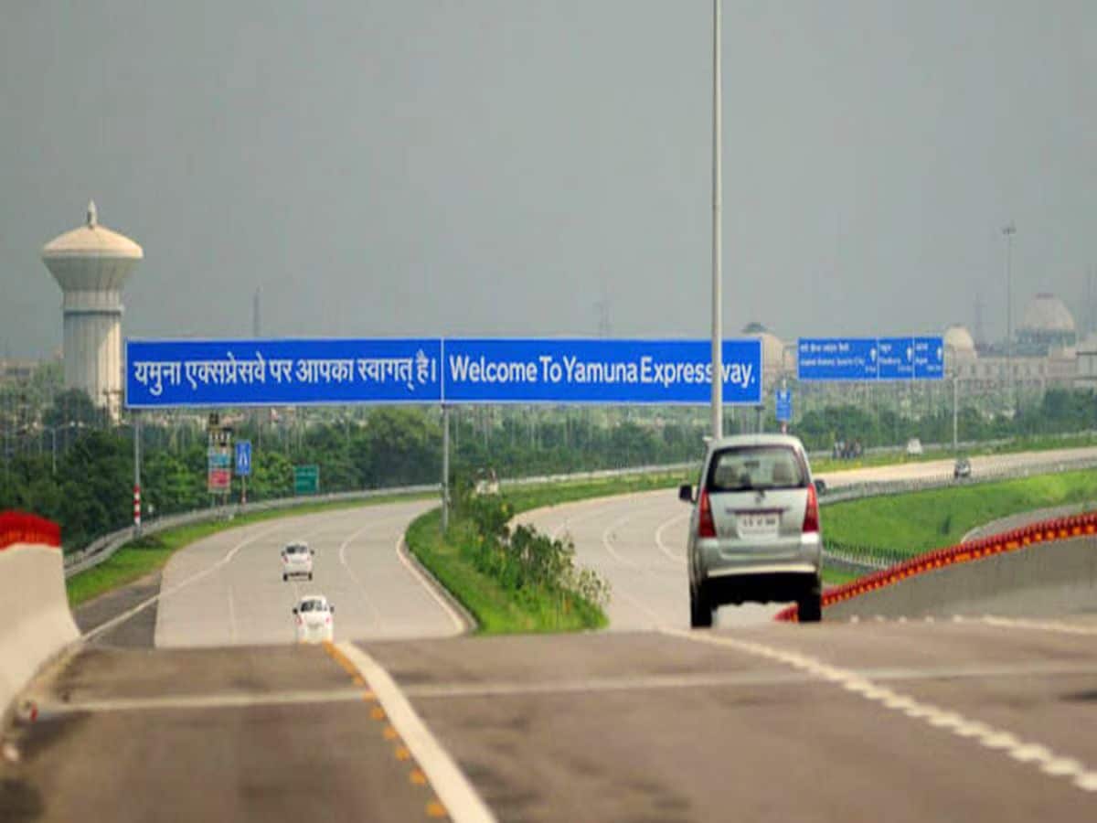 Noida-Greater Noida traffic advisory, Noida-Greater Noida Expressway, restrictions, International Trade Fair, MotoGP race, heavy vehicles, Traffic Control, Delhi NCR news, Noida news, greater noida news, Noida traffic advisory, नोएडा न्यूज, ग्रेटर नोएडा न्यूज, ट्रैफिक एडवाइजरी, राष्ट्रपति, बुद्ध इंटरनेशनल सर्किट, यूपी एक्सपो मार्ट, यूपी इंटरनेशनल ट्रेड शो