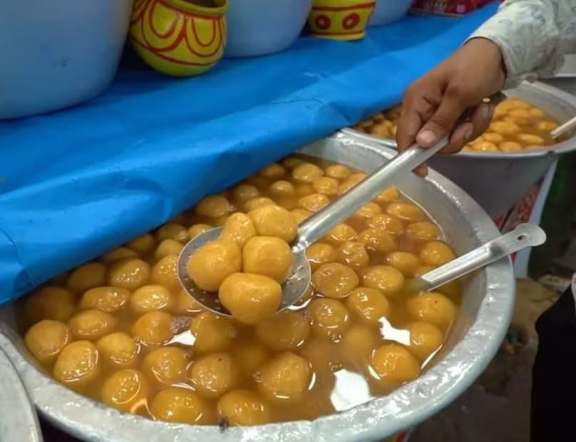 इस 'एटम बम' के आगे छप्पन भोग भी फेल! कहीं नहीं बनता होगा इतना बड़ा ...