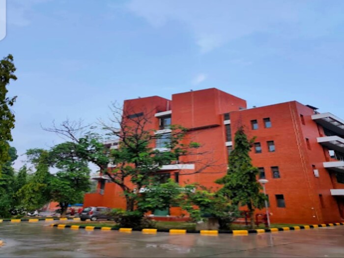 IIT Kanpur, IIT Course