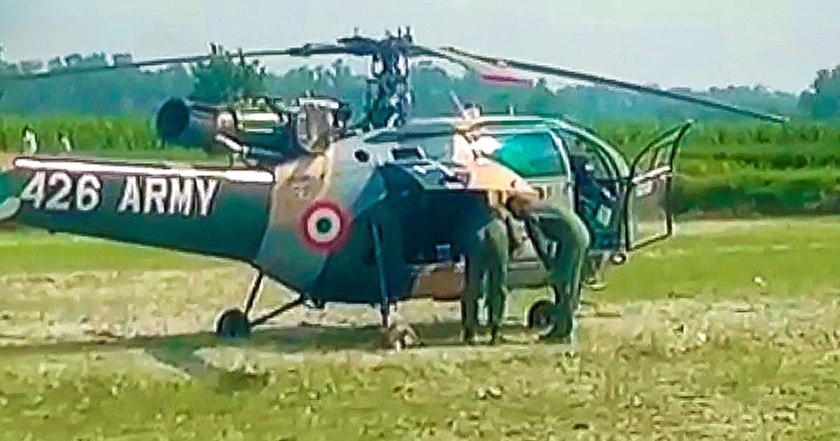 हरियाणाः भारतीय सेना के हेलीकॉप्टर की खेतों में इमरजेंसी लैंडिंग, लोगों