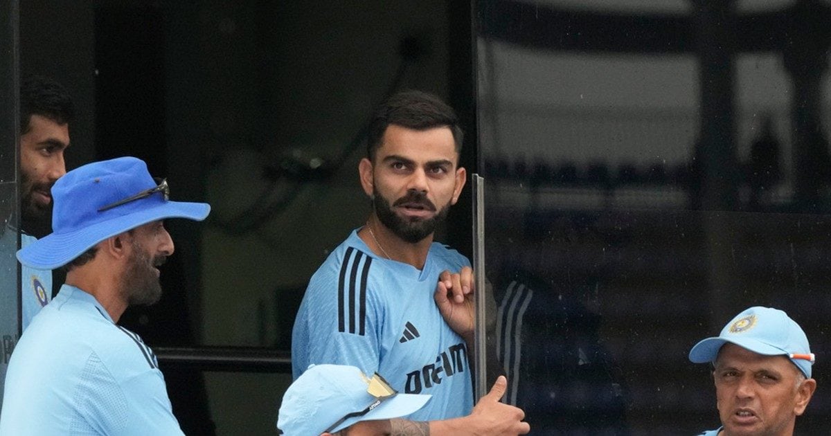 Rahul dravid with virat kohli and team