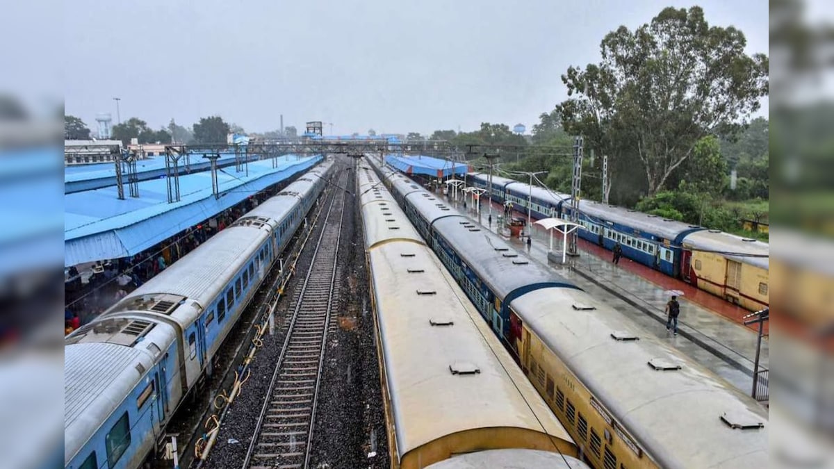 PHOTOS: देश के इन 5 रेलवे स्टेशनों को चलाती हैं सिर्फ महिलाएं