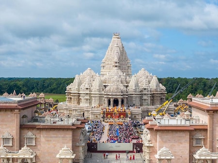 यहां बनकर तैयार है भारत के बाहर दुनिया का सबसे बड़ा हिंदू मंदिर, जानें कब होगा उद्घाटन, देखें तस्वीरें - आधुनिक युग में भारत के बाहर दुनिया का सबसे बड़ा हिंदू मंदिर...