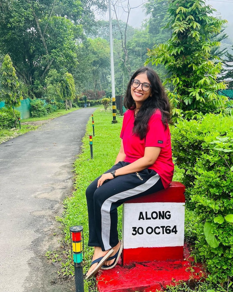 upsc success story, ias success story, divyanshi singh irs age, uppsc pcs rank divyanshi singh, uppsc pcs success story, women success story, uppsc pcs topper divyanshi singh, irs divyanshi singh 