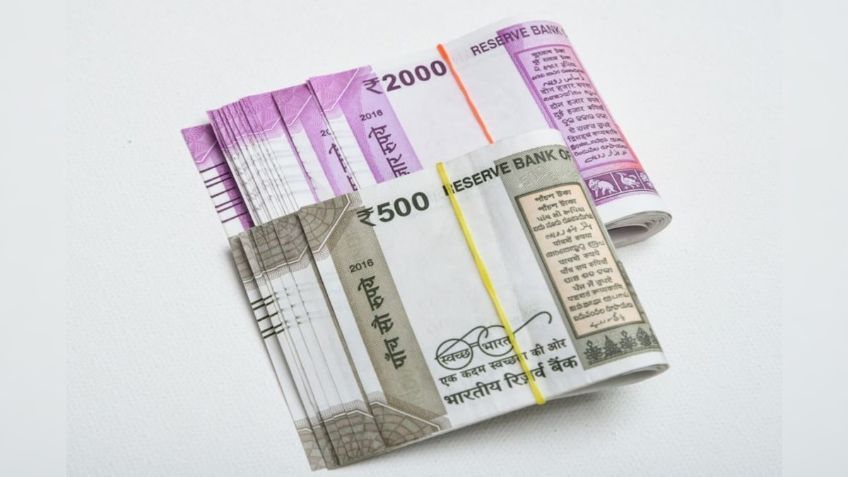 एक बार बैंक खाते से काटेगा सिर्फ 20 रुपये, और आपको मिलेगी 2 लाख की सुविधा, है न कमाल की स्कीम