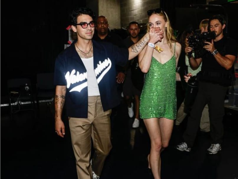 Sophie Turner, Joe Jonas, Priyanka Chopra, Sophie Turner Joe Jonas Divorce confirmed, Sophie Turner Joe Jonas Divorce after 4 years of marriage, who is sophie turner, sophie turner game of thrones, sophie turner husband, sophie turner daughters, joe jonas wife, joe jonas songs, joe jonas ex wife, joe jonas kids, sophie turner age, joe jonas age, sophie turner movies, sophie turner in x man, entertainment news hindi