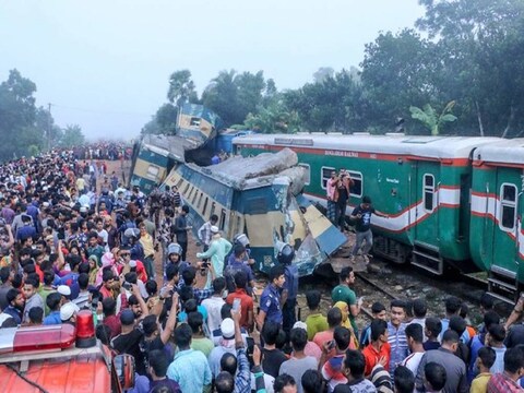 बांग्लादेश में 2 ट्रेनों के बीच टक्कर में अब तक 8 लोगों की मौत हो चुकी है. (फाइल फोटो- एएफपी)