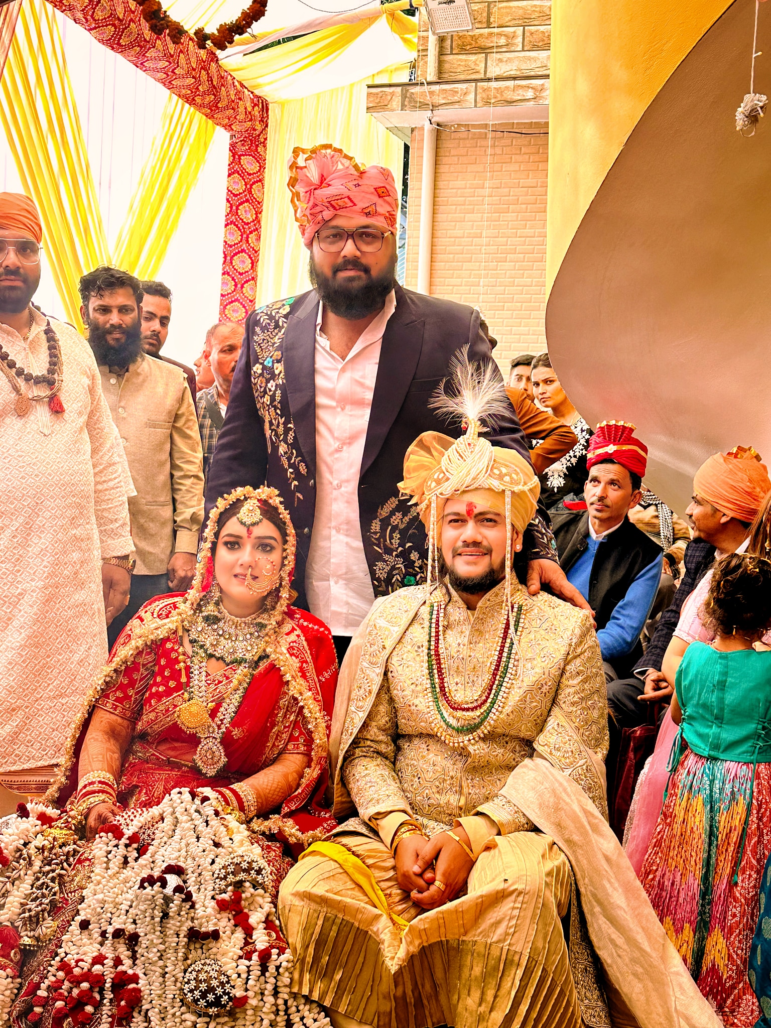 सिंगर हंसराज रघुवंशी ने रचाई शादी, दोस्त कोमल सकलानी को बनाया जीवनसाथी