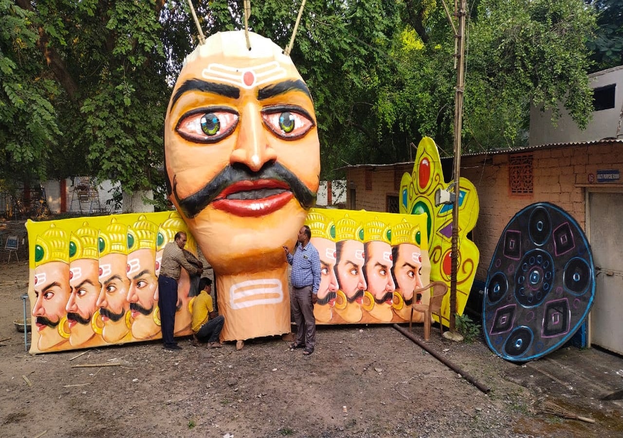 Dussehra : इंदौर में 200 जगह होगा रावण दहन, दशहरा मैदान पर 111 फीट का ...