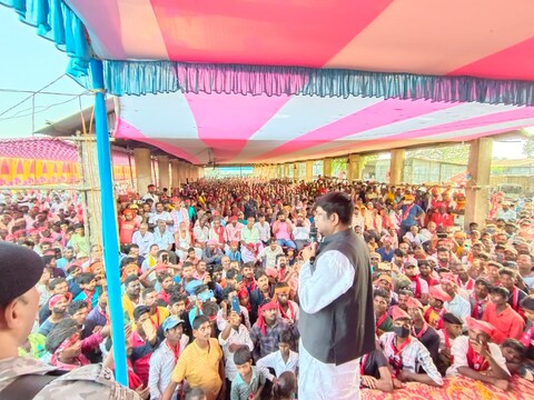  राजद के कार्यकाल की तारीफ करते हुए कहा कि लालू राज में प्रदेश के गरीब दलित, पिछड़े आगे बढ़े.