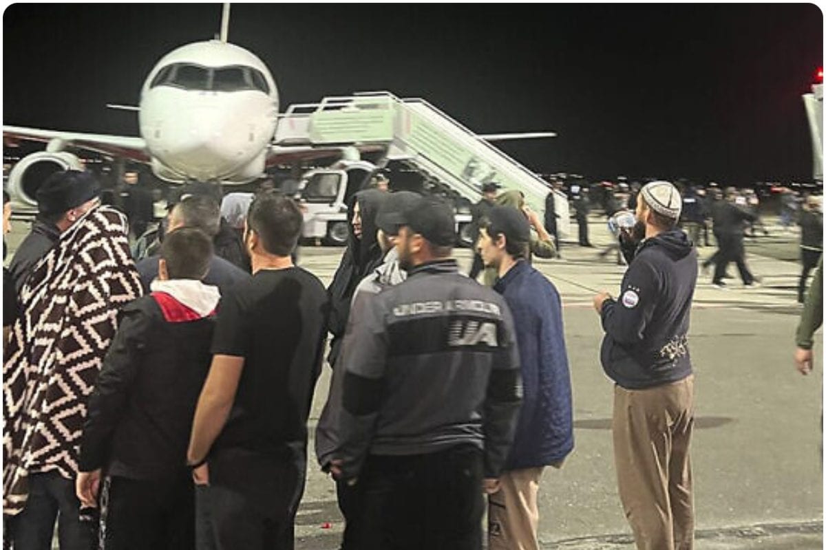 इजरायल विरोधी दंगे के बाद रूसी एयरपोर्ट बंद, 'बाहरी ताकतों' पर बरसा क्रेमलिन