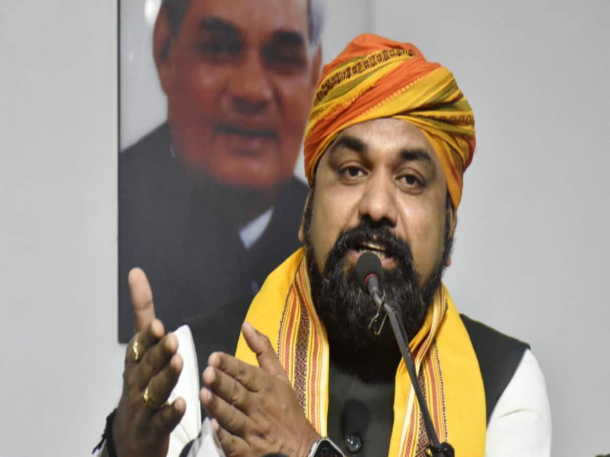 Bihar: सम्राट चौधरी ने लालू यादव पर लगाया रेलवे बेचने का आरोप, नीतीश कुमार  की पार्टी जेडीयू को बताया गैंग - Samrat Chaudhary accused Lalu Yadav of  selling railways called ...