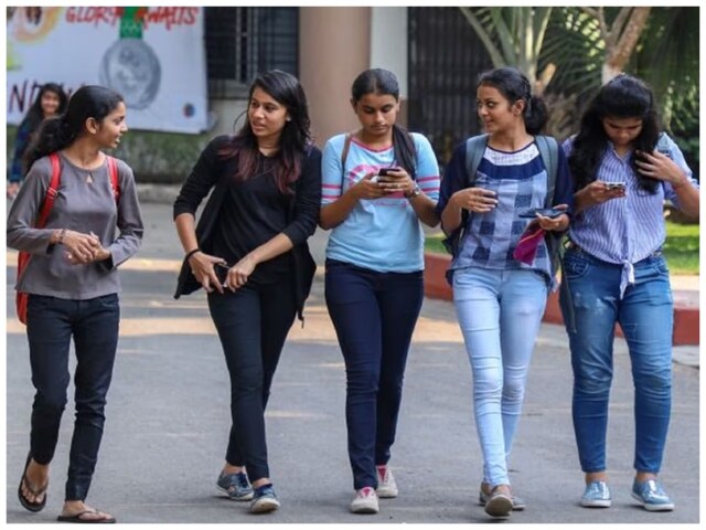 यूपी की सबसे बड़ी परीक्षा में फुल शर्ट पहनना है मना, इन लोगों की नो एंट्री