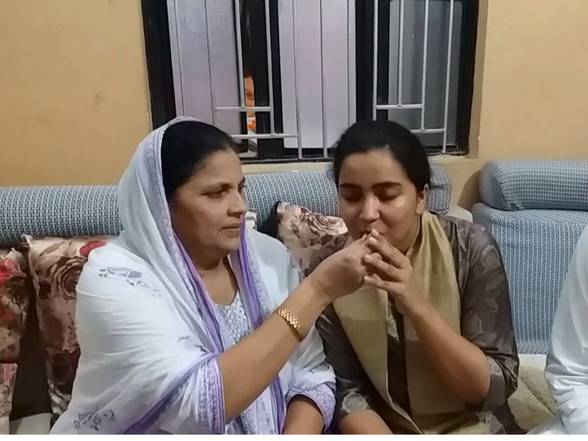 दो बच्चों को संभालते हुए बनीं SDM, 52वीं रैंक से पास की BPSC परीक्षा - bpsc  success story 2 children mother nagma tabassum become sdm with 52 rank –  News18 हिंदी