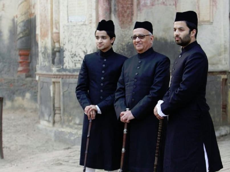 प्रोफेसर अली खान राजा महमूदबाद के पुत्र हैं, पिता संस्कृत श्लोक के साथ भाषण शुरू करते थे, माँ राजपूत थे 7 raja mohammad amir mohammad khan x 2023 10 be0de30046ce1d03ee0956096c885713