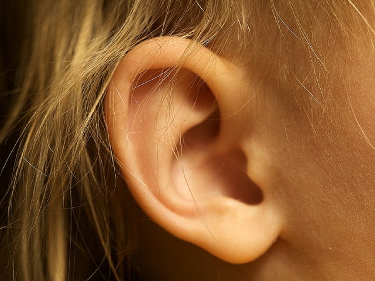 Eyes can talk to ears, Ears can listen to eyes, Health, eyes, ears, human body, sight, hearing,