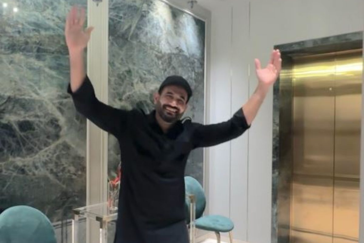 अफगानिस्तान की जीत पर ये क्या करने लगे पठान? स्टूडियो में अकेले उड़ाया गर्दा