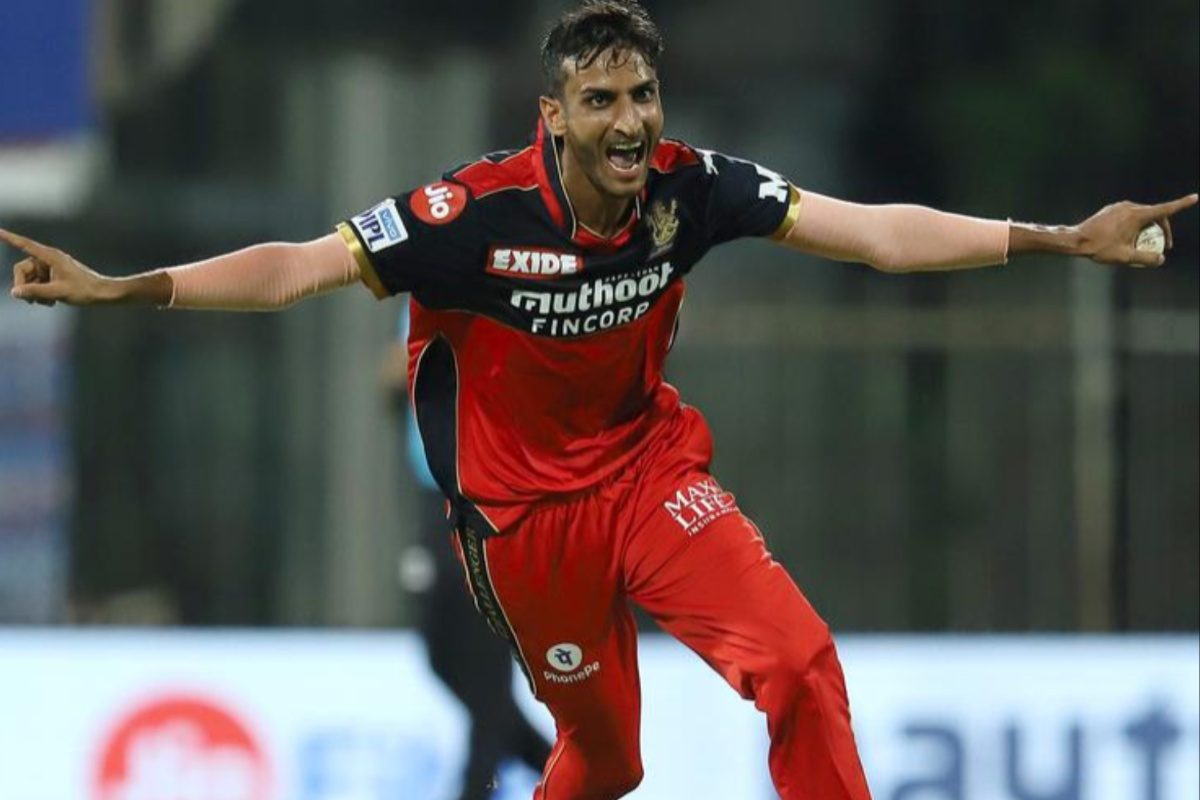 आरसीबी के शाहबाज अब SRH से खेलेंगे, कोहली की टीम को मिला बाएं हाथ का गेंदबाज