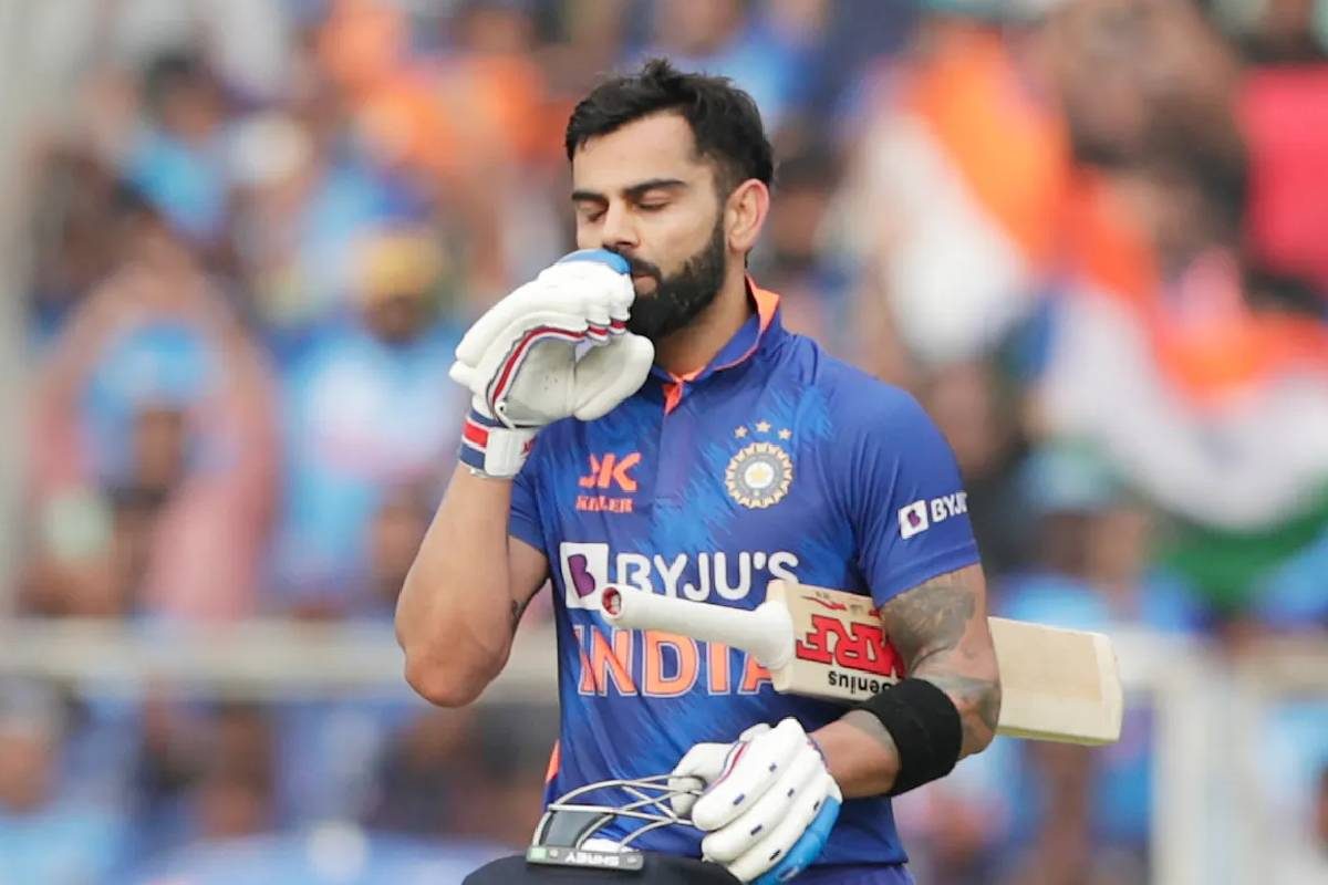 '..तो सचिन का रिकॉर्ड तोड़ देते विराट ', पाक के पूर्व क्रिकेटर का बाबर पर तंज