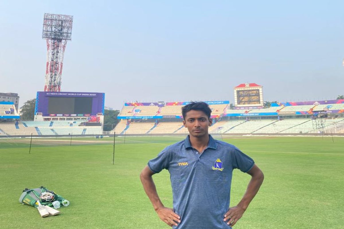 इंडियन जिन्ना की नेट बॉलिंग का मुरीद हुआ पाकिस्तान, बाबर आजम ने गिफ्ट की जर्सी