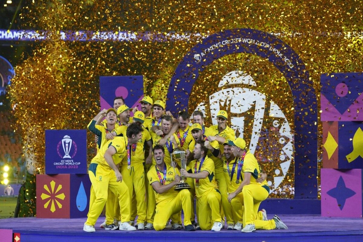 'वर्ल्‍डकप फतह' के बाद पैट कमिंस की टीम ने साबरमती पर की क्रूज की सवारी, VIDEO