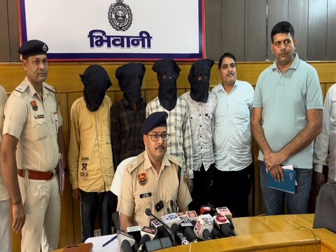 हरियाणा के भिवानी में CIA-2 पुलिस ने लूट की एक अजीबोग़रीब घटना का खुलासा किया है.