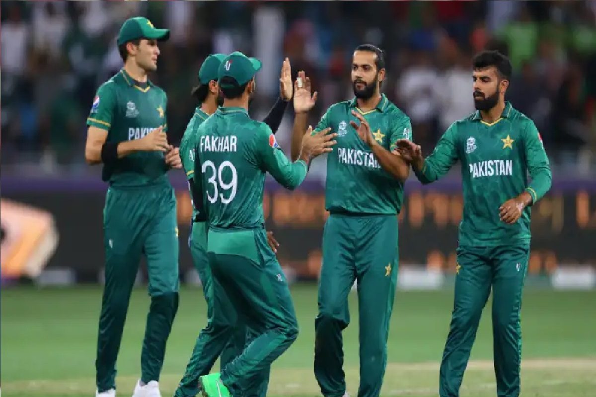 वर्ल्ड कप के बाद पाकिस्तानी ऑलराउंडर ने अचानक किया संन्यास का ऐलान