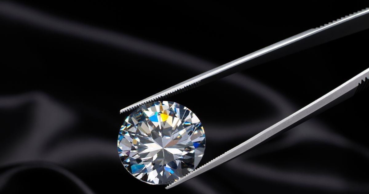 क्या हीरा जहरीला होता है, चाटने से मौत होने का दावा है कितना सही? शायद