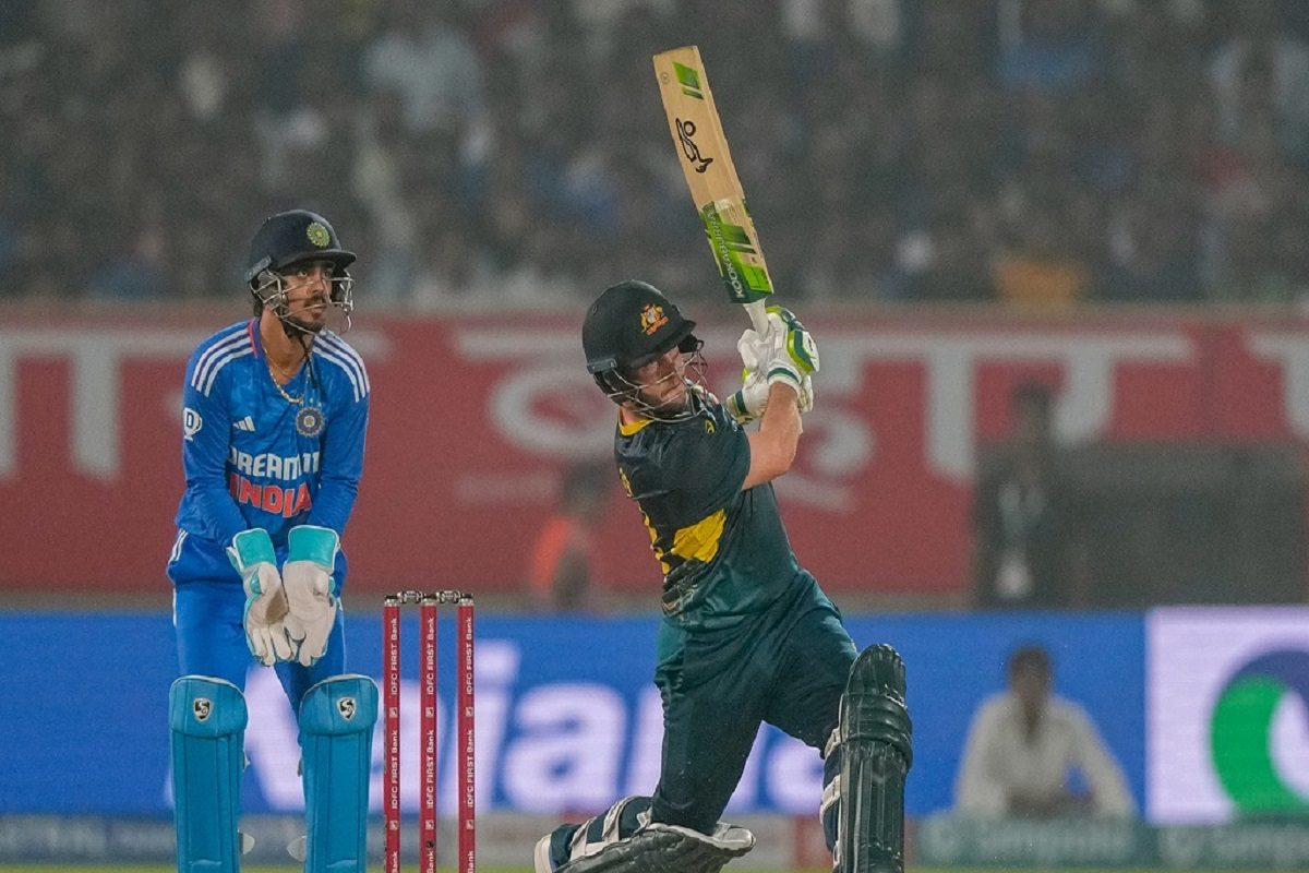 खूंखार बैटर ने पहले टी20 में ठोका तूफानी शतक, भारतीय गेंदबाजों को जमकर कूटा