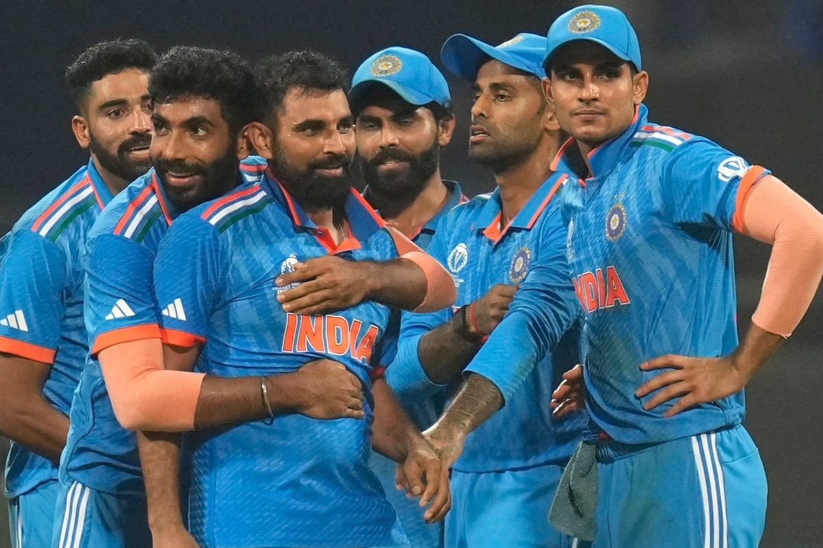 मुंबई में मैनचेस्टर का 'बदला', टीम इंडिया ने 12 साल बाद कटाया फाइनल का टिकट