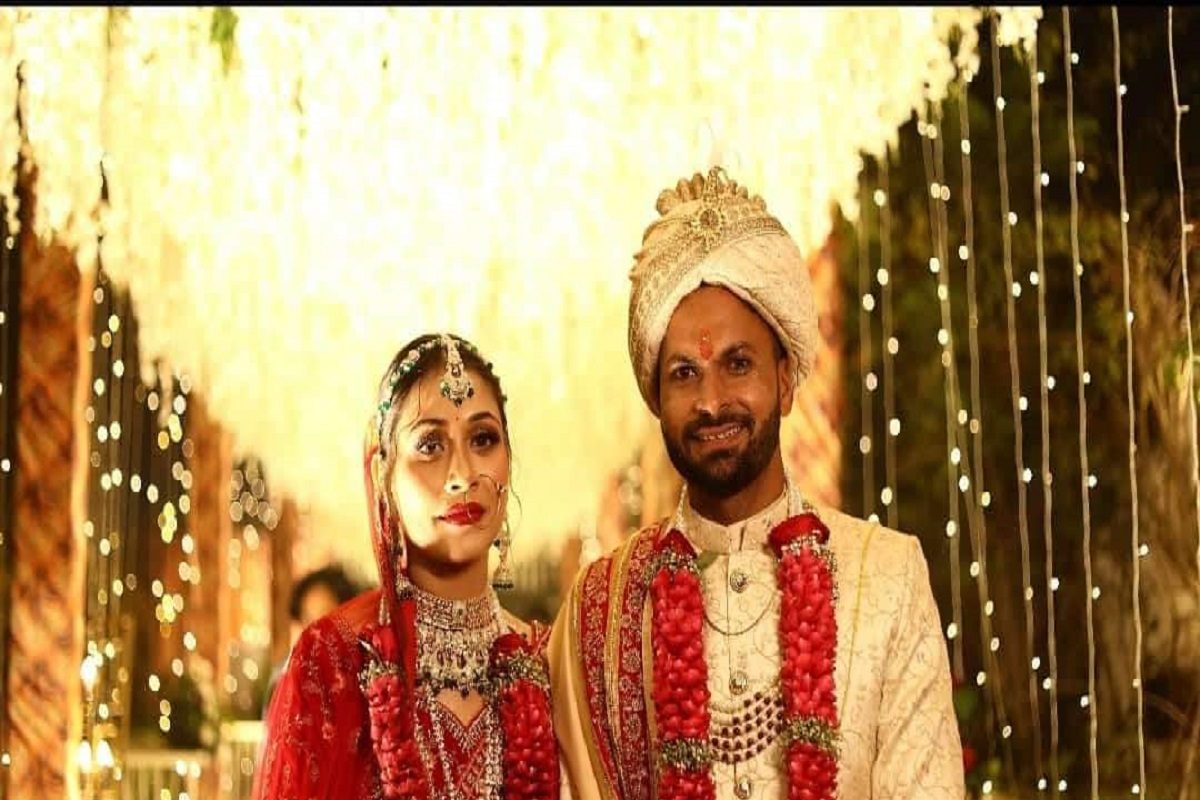 टीम इंडिया के इस पेसर को क्लीन बोल्ड कर गई बिहार की लड़की,गोरखपुर में हुई शादी