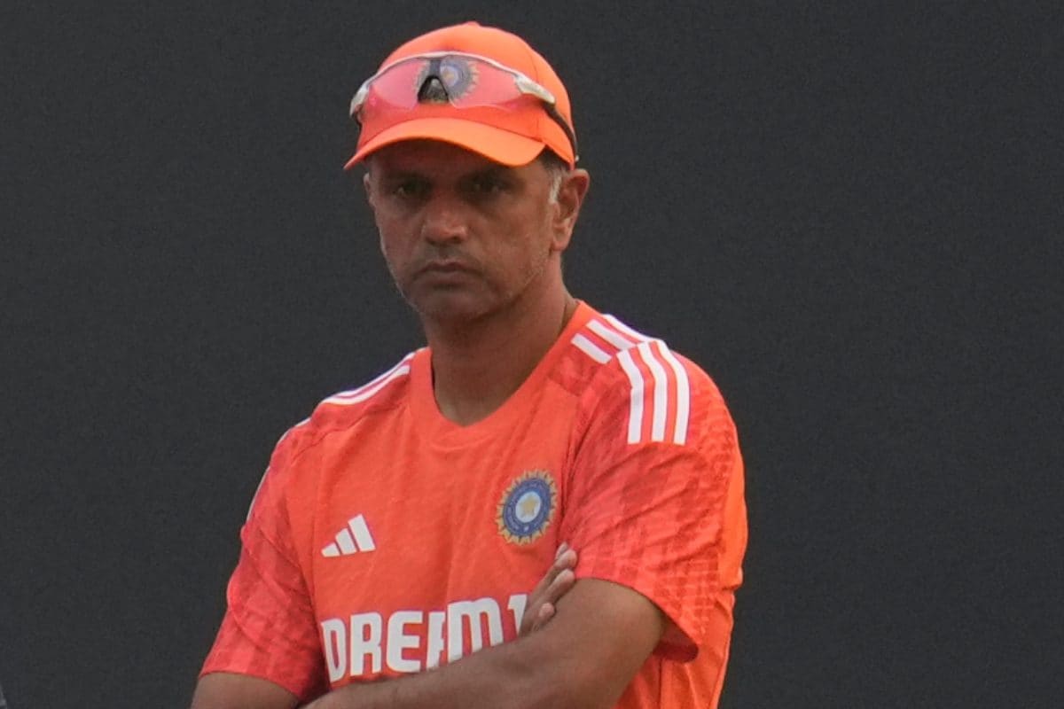 VIDEO: राहुल द्रविड़ का गुस्सा देख रह जाएंगे दंग, धोनी की तरह मारी एंट्री