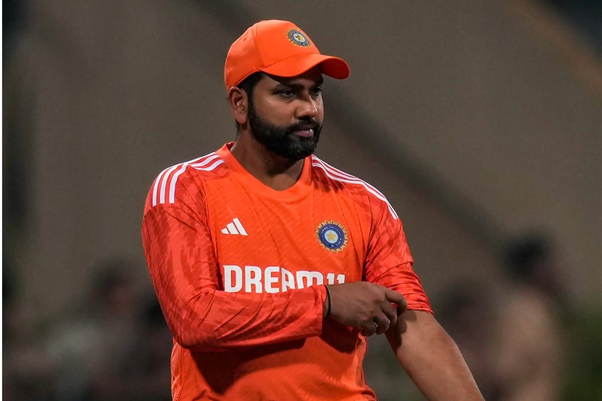 VIDEO: रोहित शर्मा ने DRS लेते हुए कहे अपशब्द, खूंखार बैटर को भेजा पवेलियन