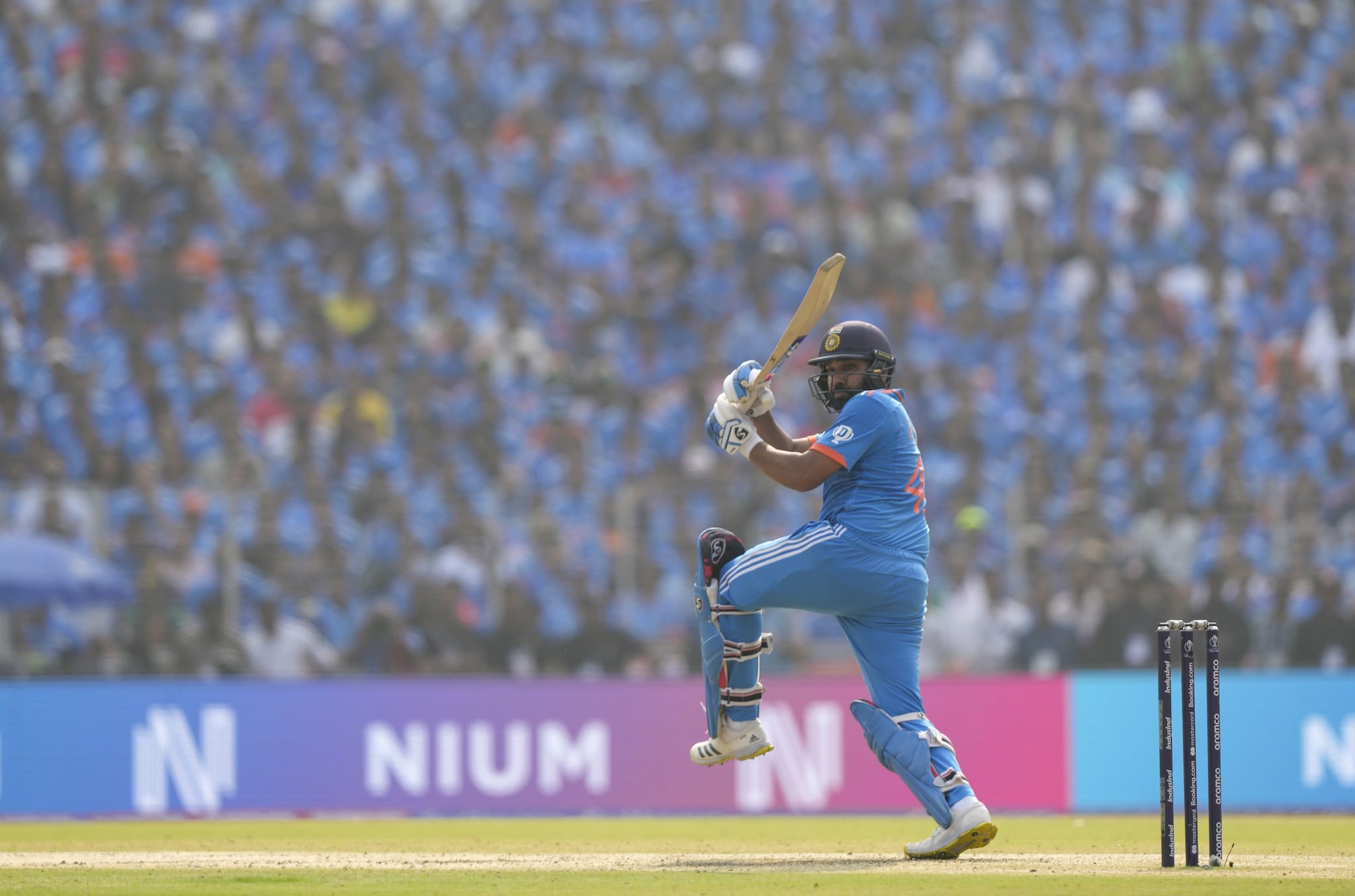 World Cup Final: रोहित शर्मा ने फाइनल में दिखाया दम, बना डाला रनों का रिकॉर्ड