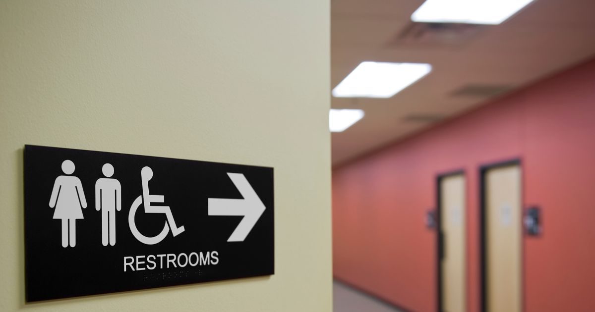 क्या आराम करने शौचालय जाते हैं लोग? नहीं तो क्यों कहते हैं रेस्टरूम