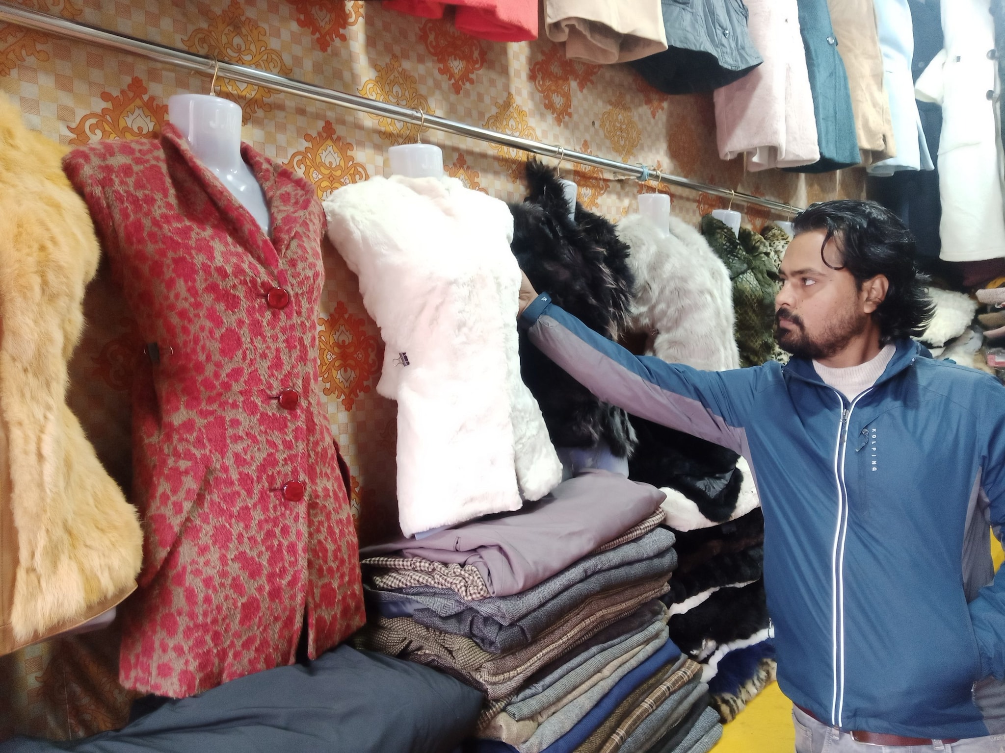 Ludhiana Winter Sale यूपी में लुधियाना के गरम कपड़ों की सेल, जैकेट