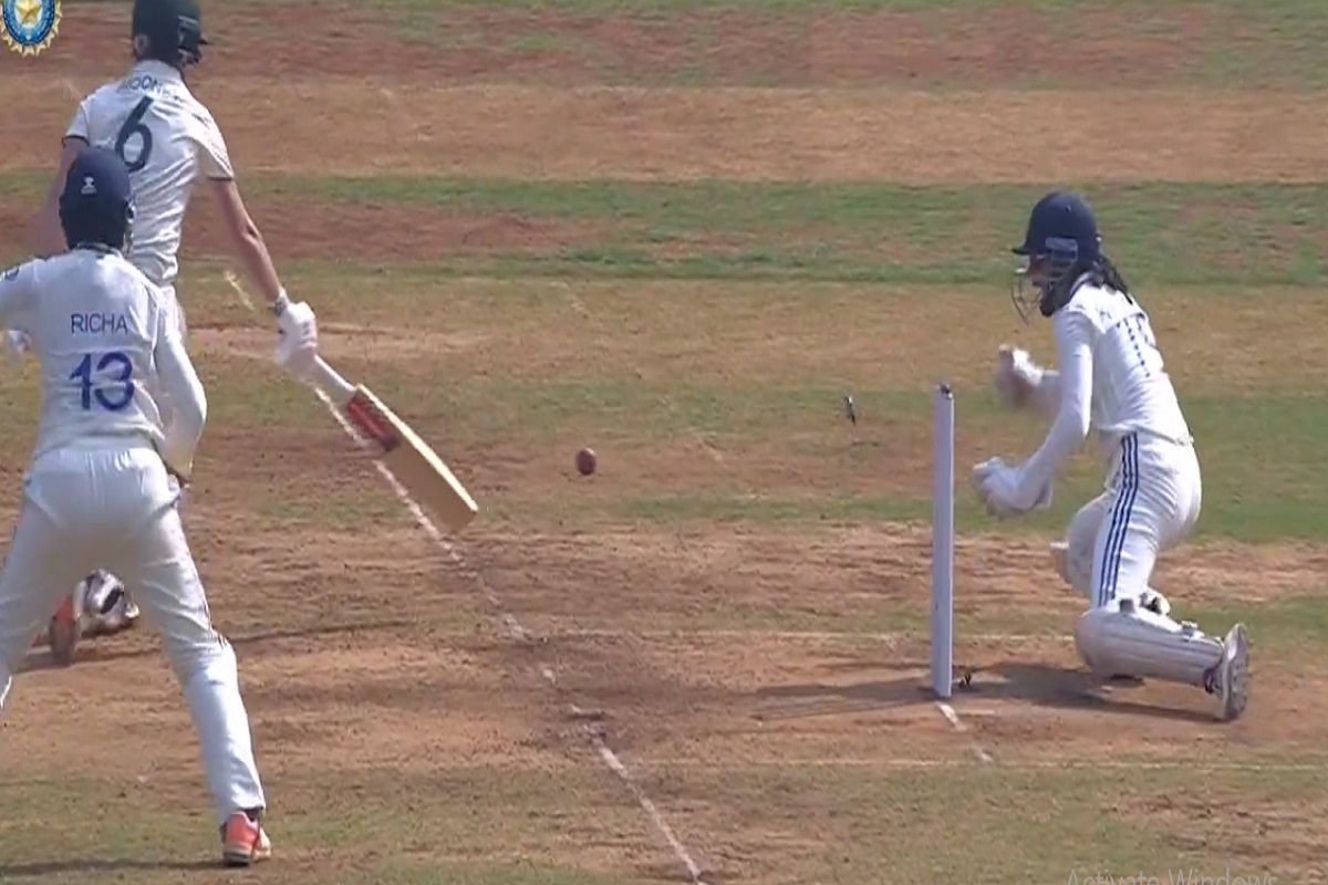 VIDEO: ऑस्ट्रलियाई खिलाड़ी को आलस पड़ा महंगा, भारतीय फील्डर ने दिखाई चालाकी