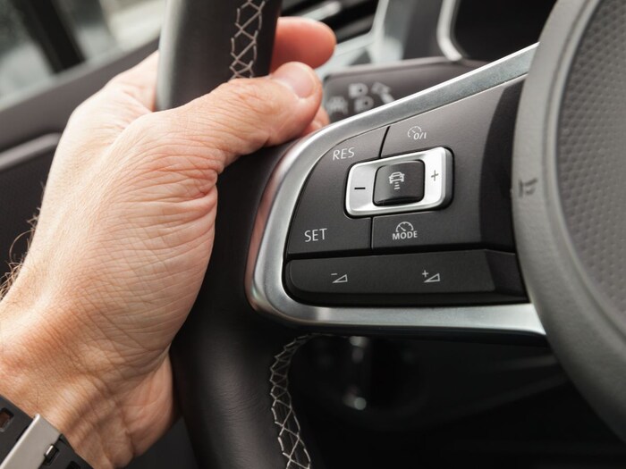 What is cruise control in cars and how does it works avoid these commpn