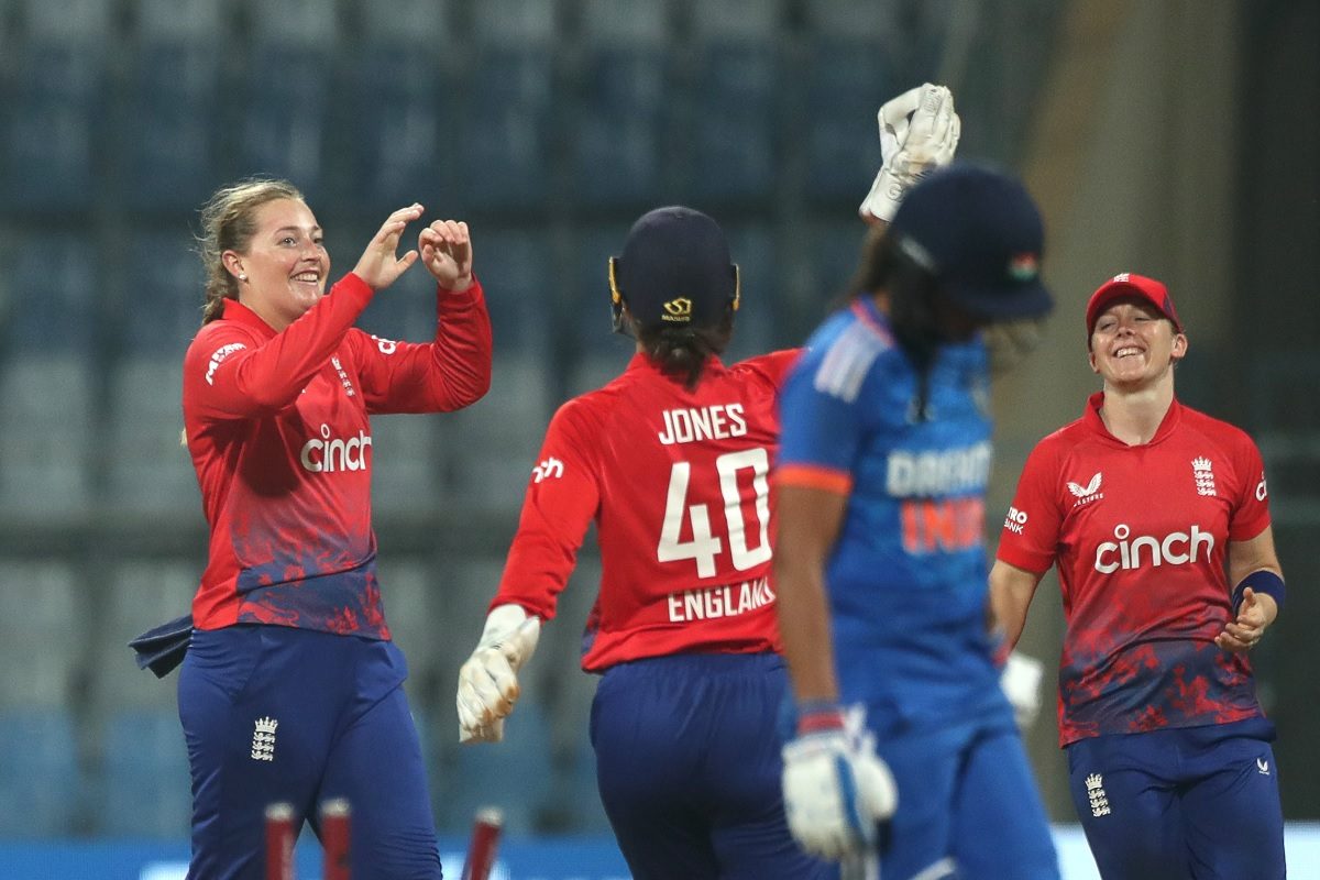 जेमिमा-मंधाना हुई फेल, शेफाली की फिफ्टी गई बेकार, इंग्लैंड ने जमाई धाक