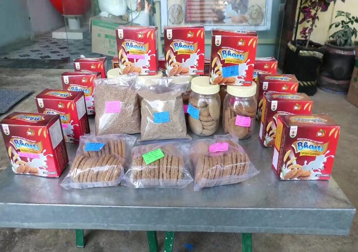 PHOTOS: कोडो कुटकी की कुकीज के बाद अब लड्डू भी तैयार, एक बार चखेंगे तो ...