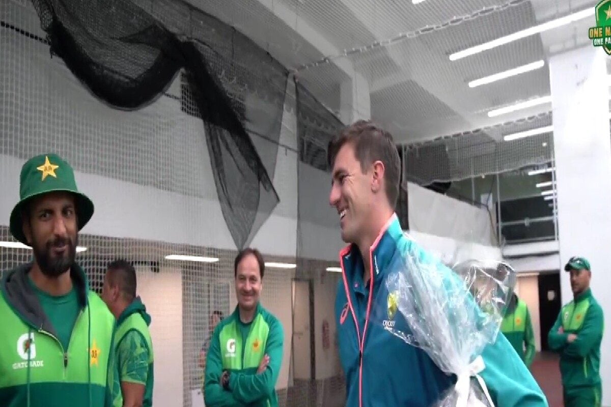 VIDEO: पाक टीम ने 2nd टेस्‍ट से पहले ऑस्‍ट्रेलिया को को बांटे क्रिसमस गिफ्ट