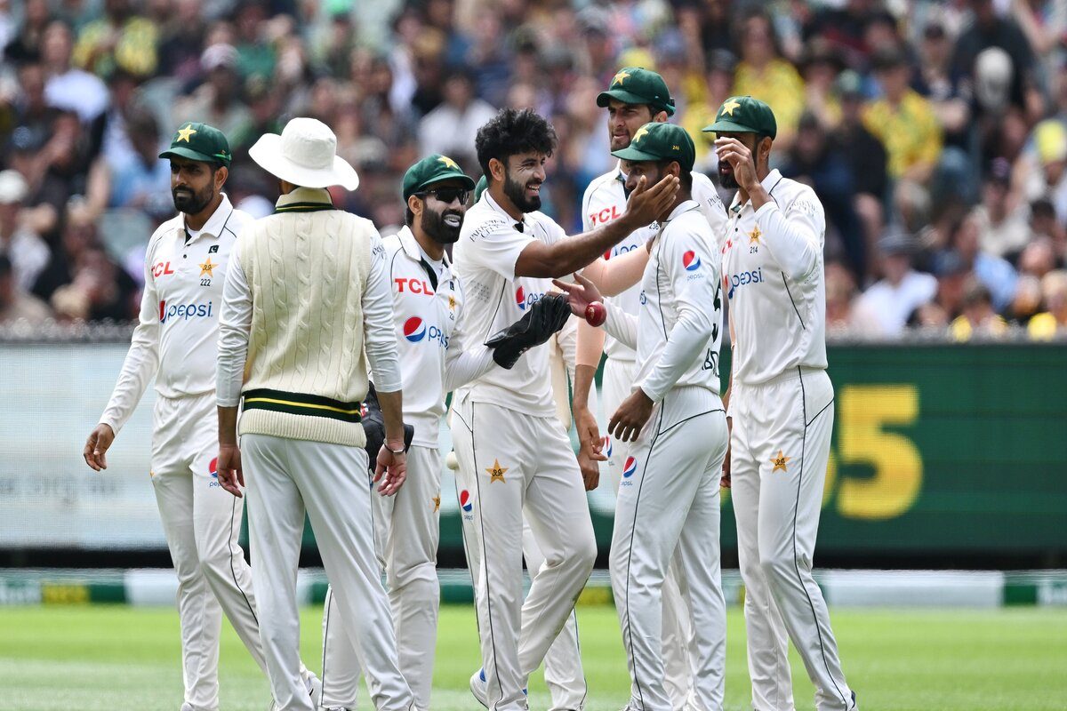 पाकिस्‍तान ने की वापसी, मेलबर्न टेस्‍ट में ऑस्‍ट्रेलिया को 318 रनों पर समेटा