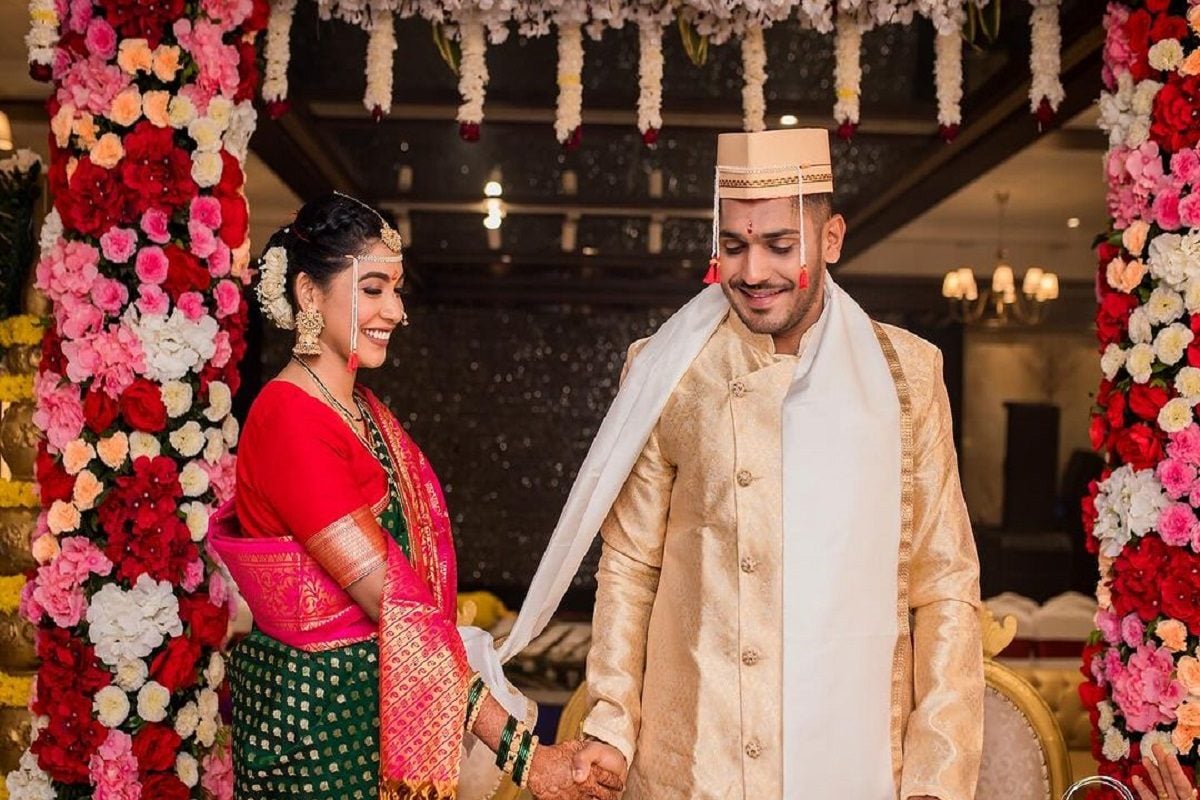 IPL से पहले धोनी के साथी ने रचाई शादी, स्कूल क्रश संग लिए सात फेरे