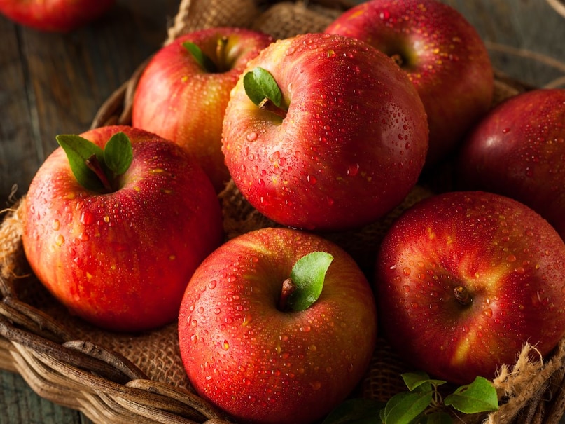 an Apple a Day Keep High Cholesterol, apples ok for high cholesterol, apple lower cholesterol, how apple reduce cholesterol, eating apple reduce cholesterol, best apple for cholesterol, How fast can apples lower cholesterol, What is the best fruit to lower cholesterol, Which apple is best for lowering cholesterol, कोलेस्ट्रॉल कैसे कम करें, कॉलेस्ट्रॉल की सबसे सस्ती दवा, कोलेस्ट्रॉल से कैसे पाएं छुटकारा