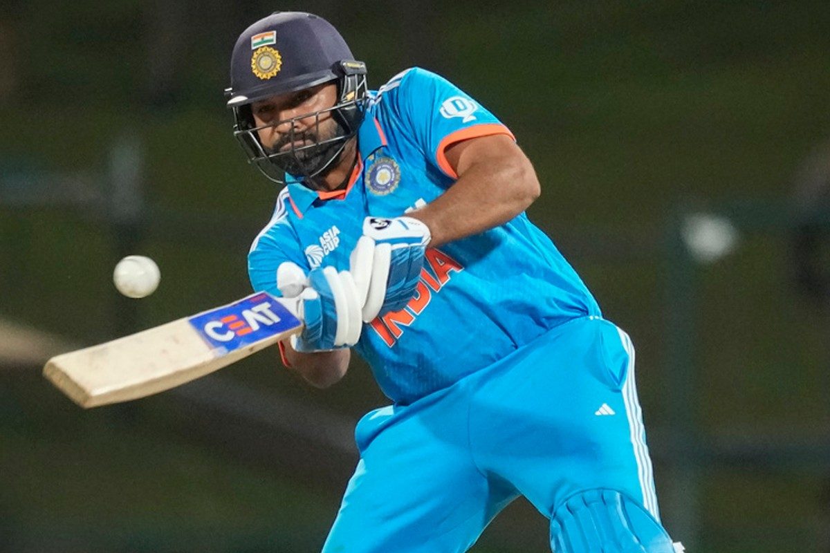 कौन है वो बल्लेबाज, जिसने लगाया छक्कों का 'शतक'? रोहित का रिकॉर्ड चूर-चूर