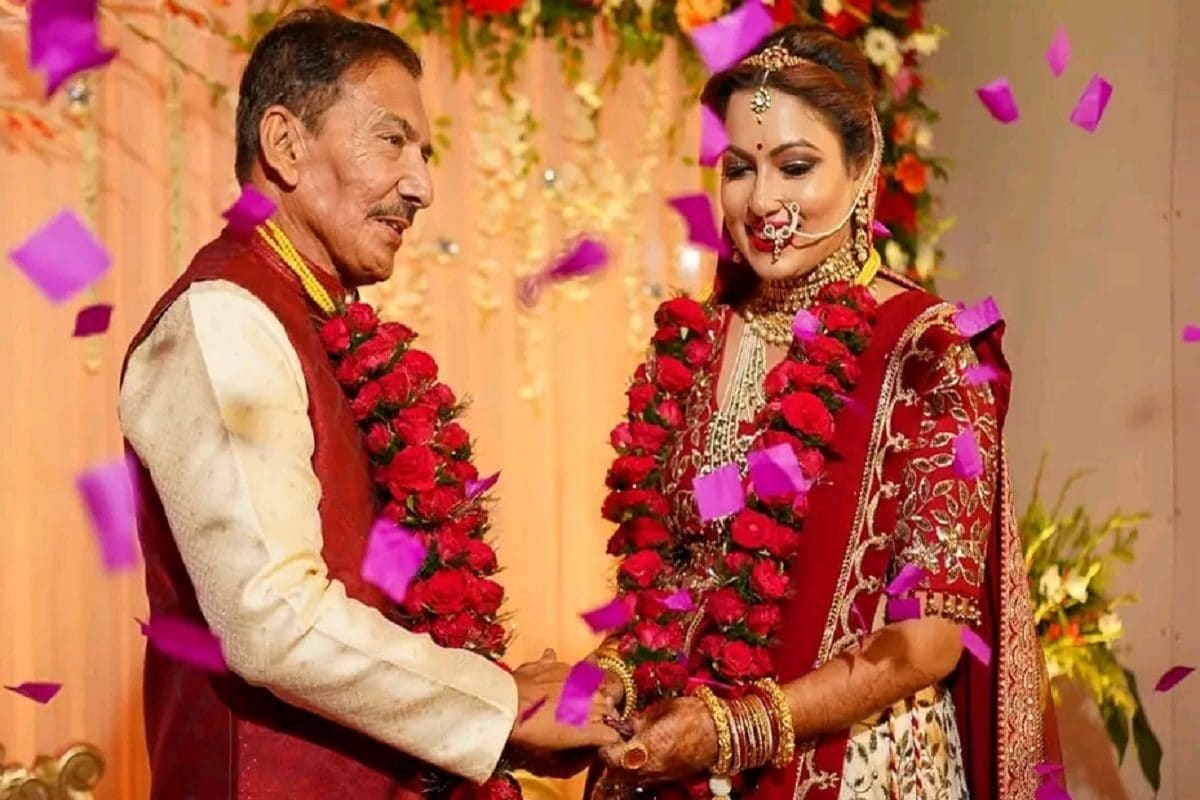 बुजुर्ग भारतीय क्रिकेटर ने 28 साल छोटी लड़की से रचाई शादी, हनीमून के लिए...